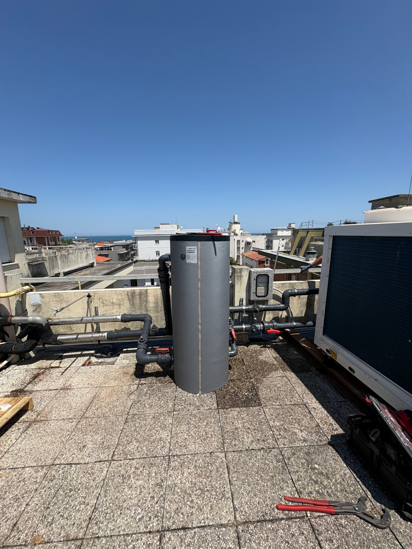 Installazione pompa di calore e centrale termica L'Idrico